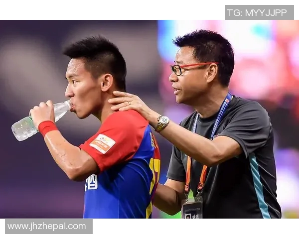 粤语专访足球明星畅谈赛场背后的故事与人生经历